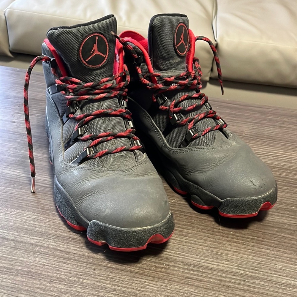 Jordan Winterized 6 Rings 'Anthracite Gym Red'
